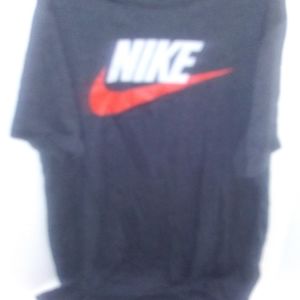 Nike short sleeve tee shirt